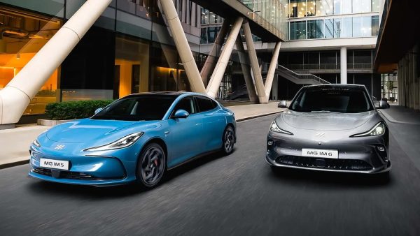 MG IM5 e IM6: os elétricos de 751 cavalos chegam à Europa este mês, desde 53.990 euros. O que são, o que trazem, e quando chegam a Portugal