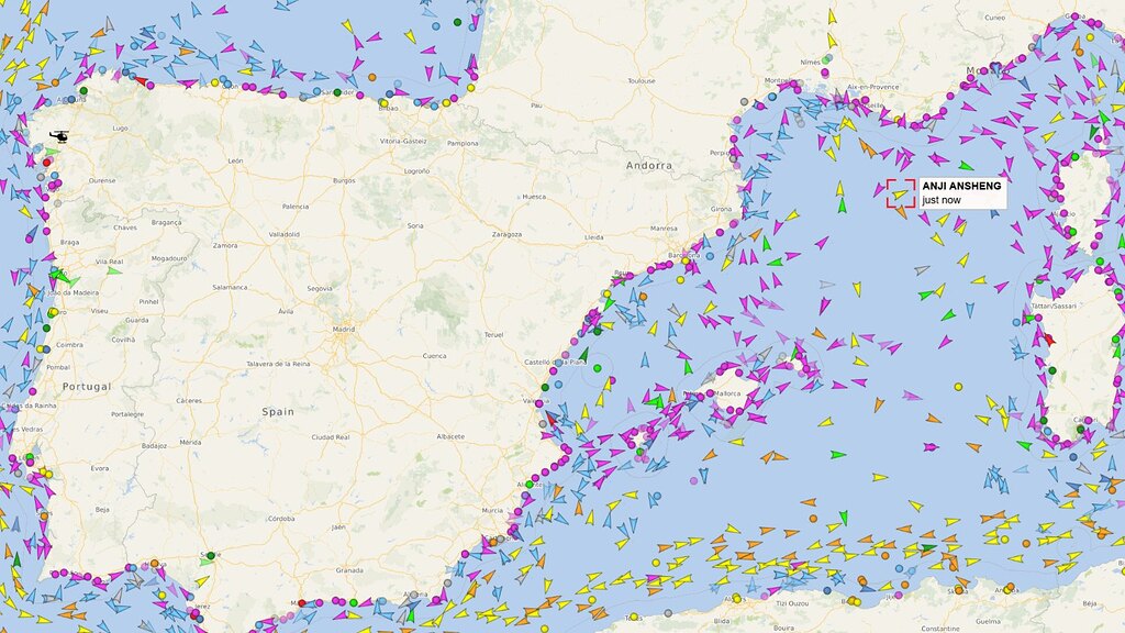 ANJI ANSHENG deixa Tarragona após descarga de veículos SAIC/MG e segue para Itália
