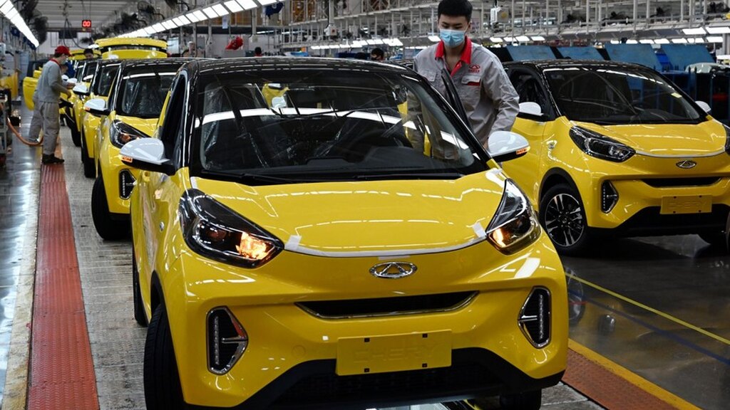 Os elétricos chineses já duplicaram a quota de mercado na Europa em quatro meses, e as marcas alemãs pagam a fatura em casa: os números da ofensiva que chegou a Portugal