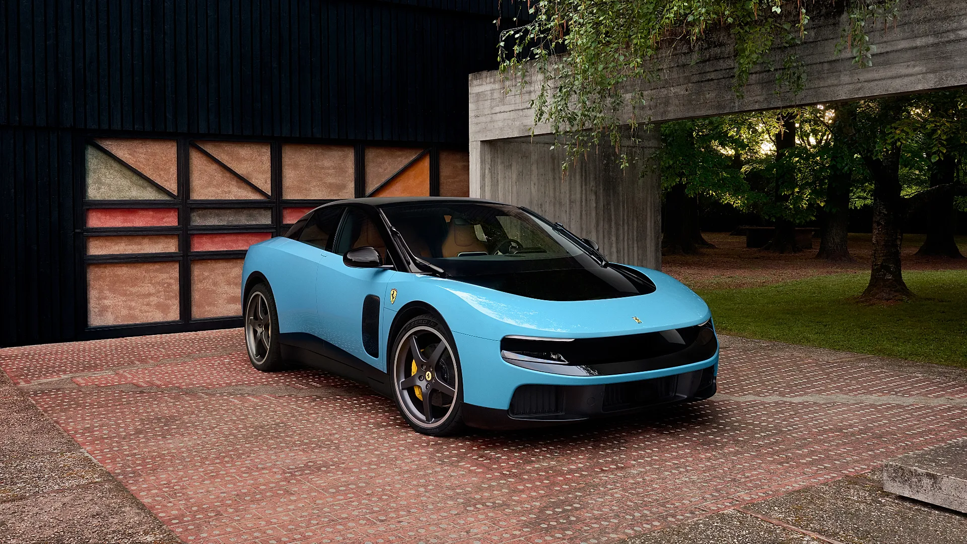 O primeiro Ferrari elétrico de sempre foi vendido por 40 milhões de dólares, 36 vezes mais do que a própria casa de leilões esperava